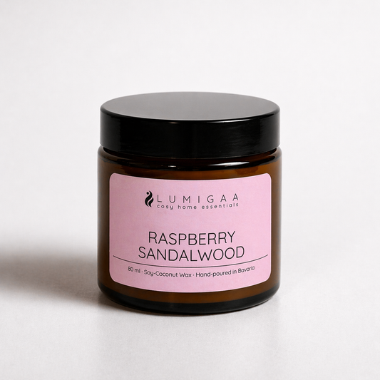 Duftkerze im Glas mit schwarzem Deckel, Duft Raspberry Sandalwood