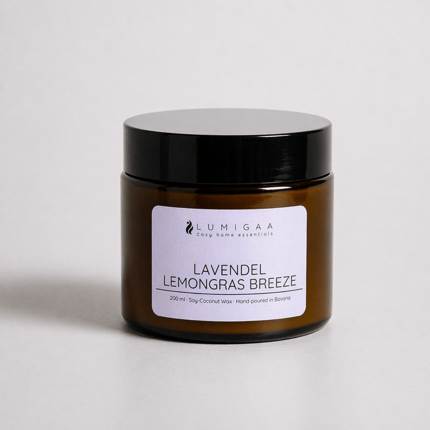 Duftkerze im Glas mit schwarzem Deckel, Duft Lavendel Lemongras Breeze