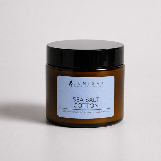 Duftkerze im Glas mit schwarzem Deckel, Duft Sea Salt Cotton