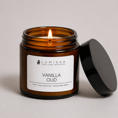 brennende Duftkerze im Glas, Duft Vanilla Oud