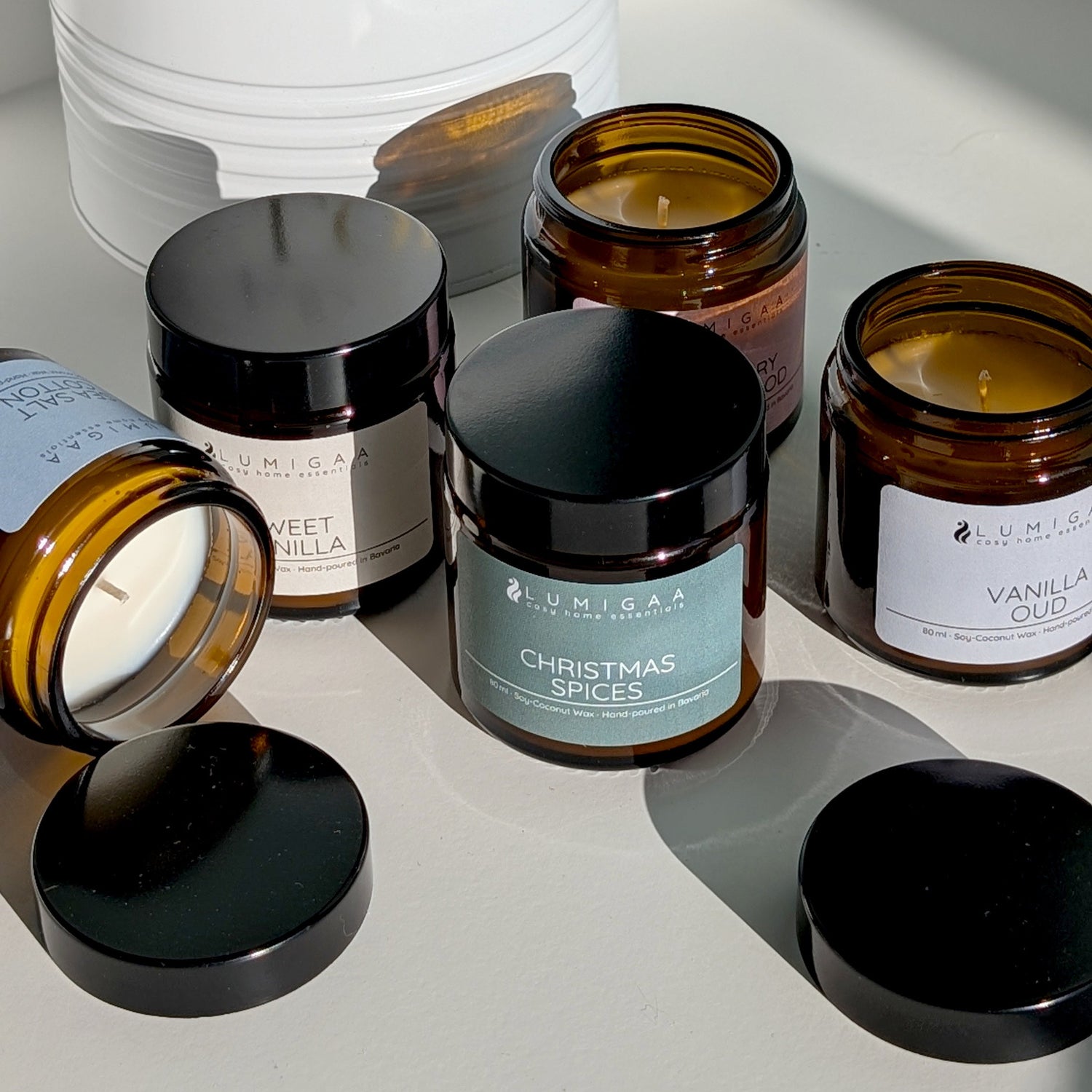 Nura Small Duftkerzen im Glas mit Deckel 