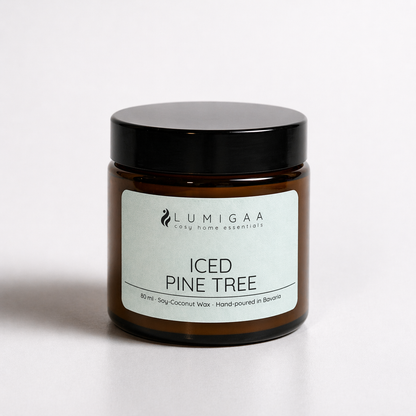Duftkerze im Glas mit schwarzem Deckel, Duft Iced Pine Tree