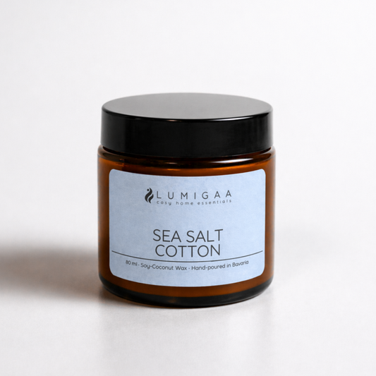 Duftkerze im Glas mit schwarzem Deckel, Duft Sea Salt Cotton